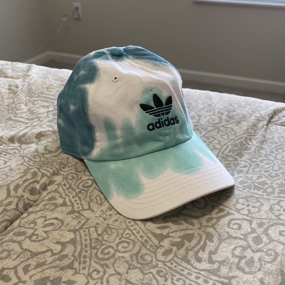 Womens adidas hat like new